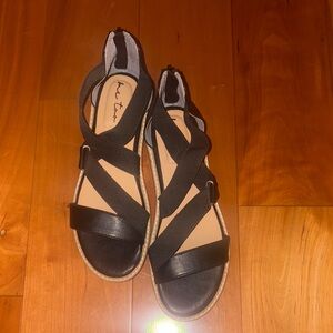 Me Too Black Sandals Elegant and Comfortable